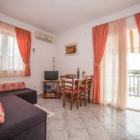 Susnjara 1857 Apartment Trogir